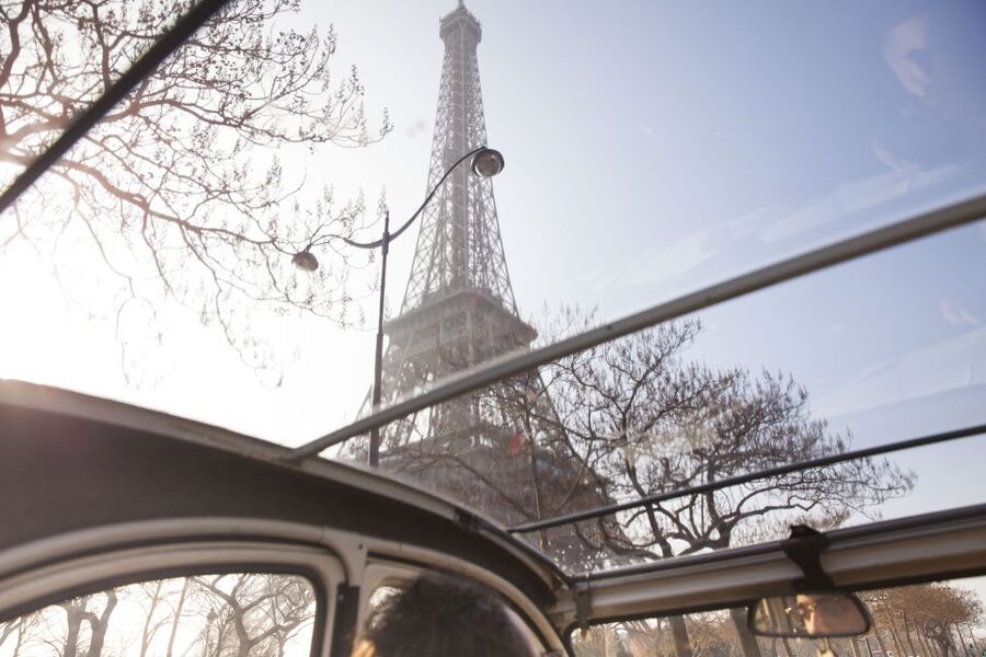 Romantic Paris Vintage Citroën 2CV Tour - Montmartre, Sacré Cœur, Pigalle, and Moulin Rouge: romance with edge