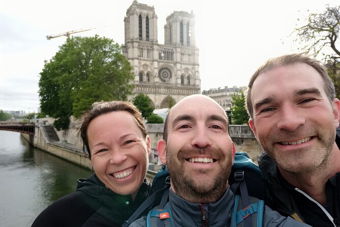 Running in Paris at dawn & see 10 secrets - English guidance and a private format that keeps things smooth