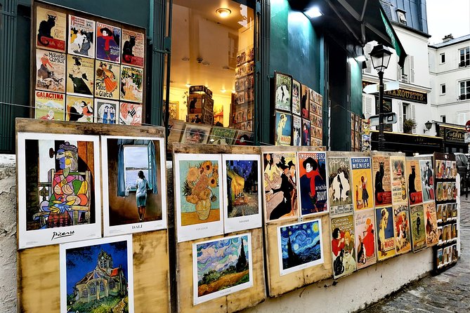 Sacred Heart and Montmartre with private guide - Place du Tertre, artists’ workshops and old-school Paris corners