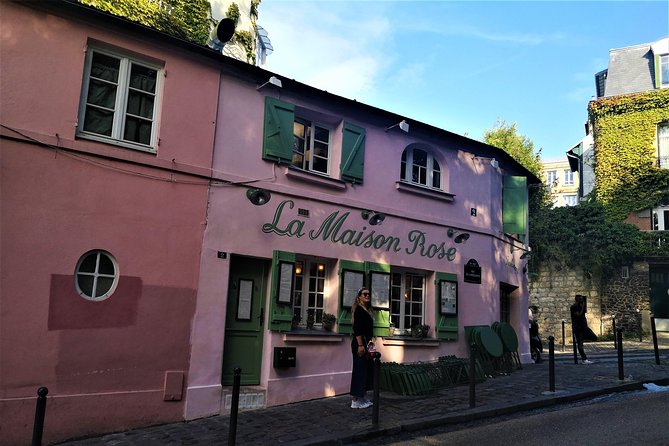 Sacred Heart and Montmartre with private guide - La Maison Rose, the pink house linked to Picasso