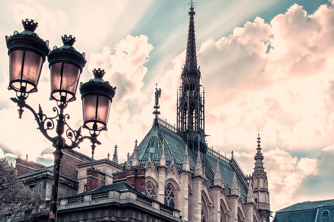 Saint Chapelle Paris Entrance Ticket - Your best route once inside, upstairs windows and stairs to plan for