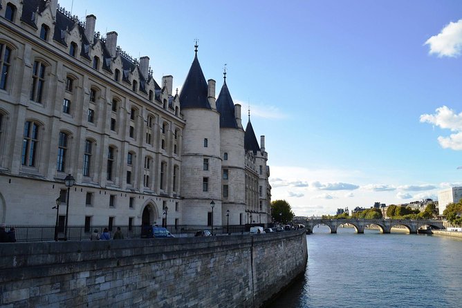 Sainte-Chapelle, Conciergerie & Palais de Justice Private Tour - Pace, meeting point, and smart planning