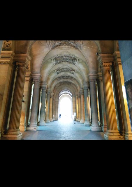 See 10+ Top Paris Sights - Fun Local Guide - Meeting at Metro Anvers and lining up for the walk