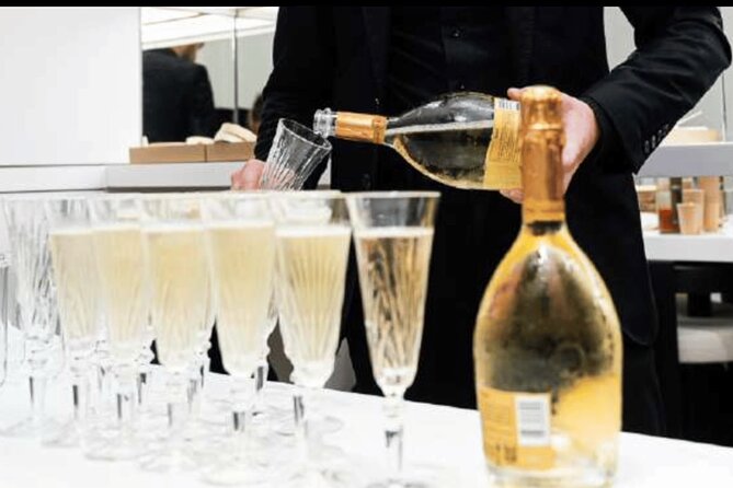 See 15 plus Paris Sights Tour and Fun Perfume Experience - Should you book this Paris sights plus perfume tour?