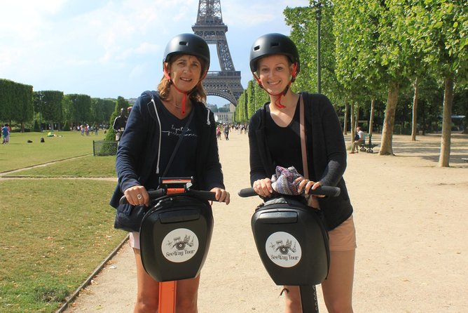 Segway tour Monumental - Stop 1: Cathedrale Saint-Louis des Invalides and the Hotel des Invalides view