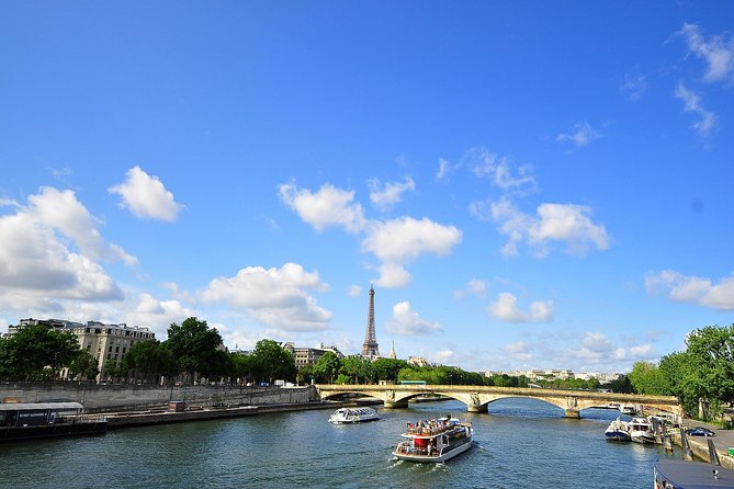 Seine River Cruise & French Crepe Tasting by the Eiffel Tower - Stop 1 on the Seine: Louvre, Orsay, Notre Dame, and the bridges