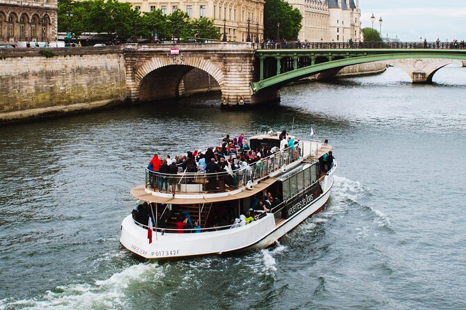 Seine River Cruise with Commentary 1 Hour - Seating, crowds, and photo planning on a big two-deck boat
