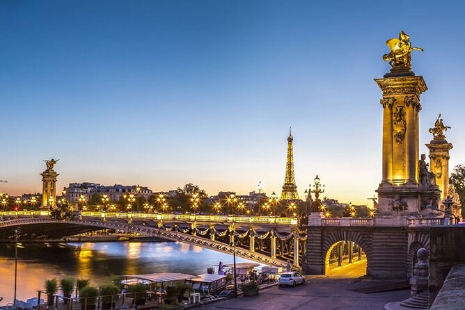 Seine River Dinner Cruise with Live Singer by VIP Yacht de Paris - Timing, weather, and why your expectations should be flexible