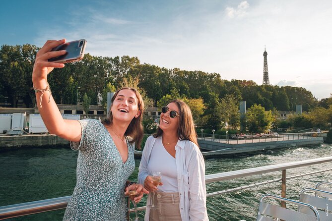 Seine River Evening Cruise with Music (Drink Options) - Drinks and Champagne/Wine: How Pick-Up Works