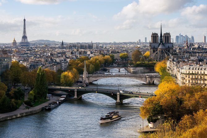 Seine River Guided Cruise Champagne Option by Vedettes de Paris - Who should book this Seine Champagne cruise
