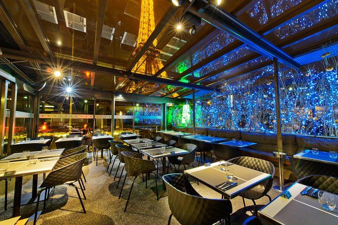 Seine River Sightseeing Cruise and Dinner at Le Bistro Parisien - The 1-hour Seine cruise: landmarks, narration app, and photo strategy