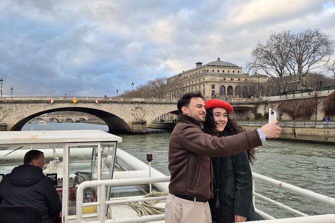 Seine River Sightseeing Guided Cruise by Vedettes du Pont Neuf - The Seine Route: Eiffel Tower, Louvre, Orsay, Notre-Dame