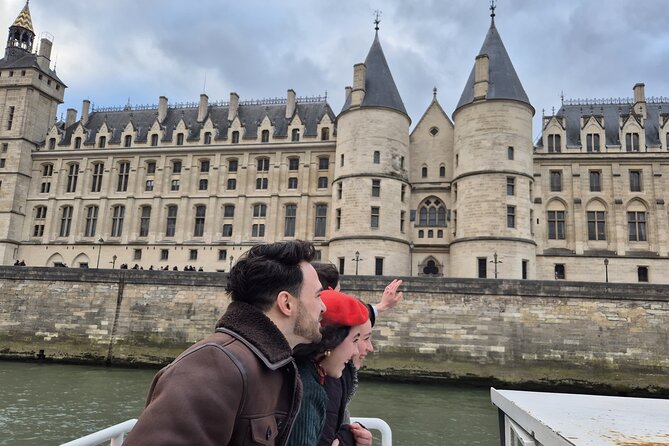 Seine River Sightseeing Guided Cruise by Vedettes du Pont Neuf - Group Size Feel and What the Reviews Suggest