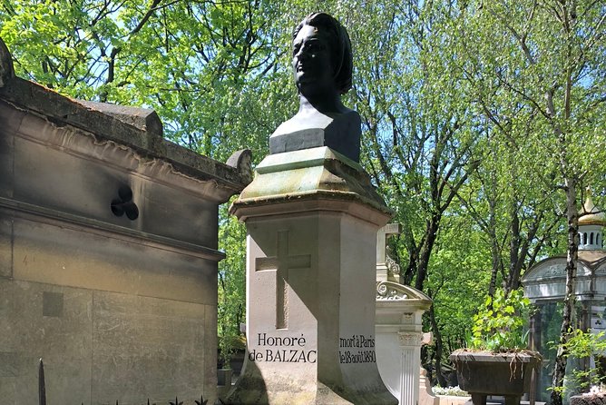 Semi-Private Père Lachaise Cemetery Tour - The 2-hour itinerary at Père-Lachaise: what you’ll do and how to enjoy it