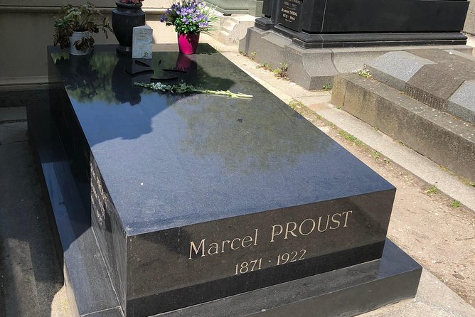 Semi-Private Père Lachaise Cemetery Tour - Price and value: why $180.19 can make sense here