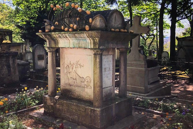 Semi-Private Père Lachaise Cemetery Tour - Is this the right tour for you?