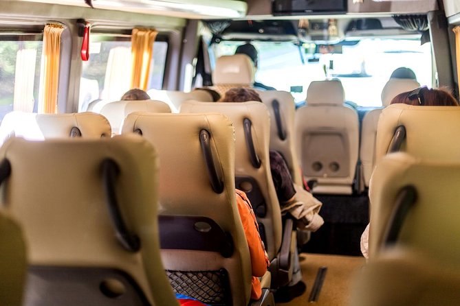 Shuttle Arrival Transfer from Paris Airport to Hotel/ Apartment - Flight delays and waiting rules that can save your day