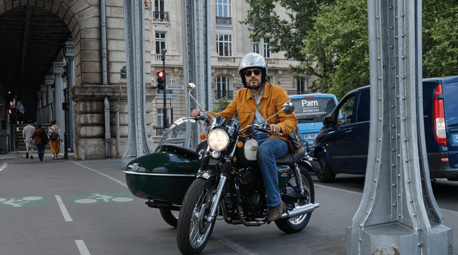 Side-car Paris: Discover The Left Bank, Notre Dame and More - The warm welcome, the brief history, and how the guide sets the pace