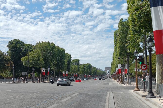 Sightseeing tour of most iconic parisian monuments (rickshaw) - FAQ