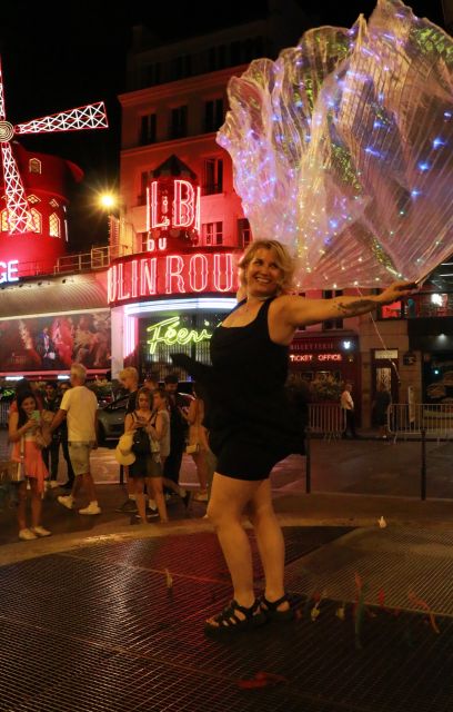 Singing Montmartre by night with a Diva - Veronica Antonelli and her Enchanted Monuments approach