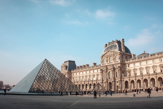 Skip The line Louvre Museum Ticket and Guided Tour - Meeting at Arc de triomphe du Carrousel, then finding the right group