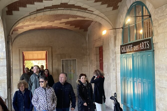 Small Group Marais/Place des Vosges Walking Tour -10 people max - Pace, walking comfort, and what to bring