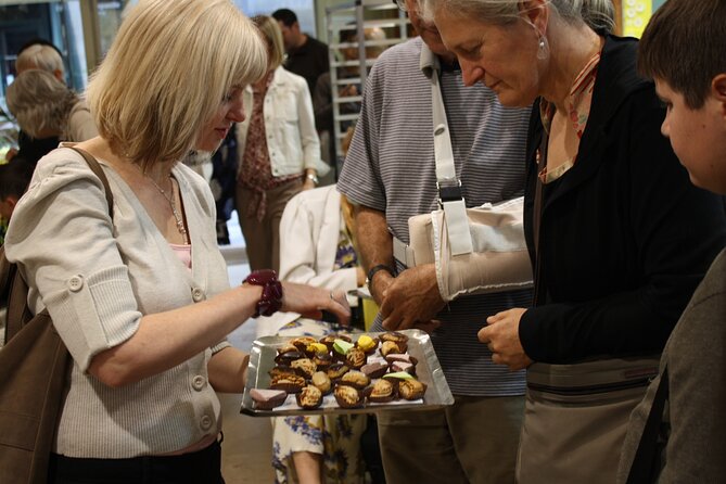 Small Group Tour - Paris Sweet Tooth Stroll - The 90-Minute Pace: What the Walk Feels Like