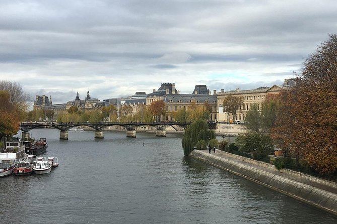 Small Group Tours of Paris in Italian (2 Itineraries) - Conciergerie, Pont Neuf, Pont des Arts: river landmarks with clear explanations