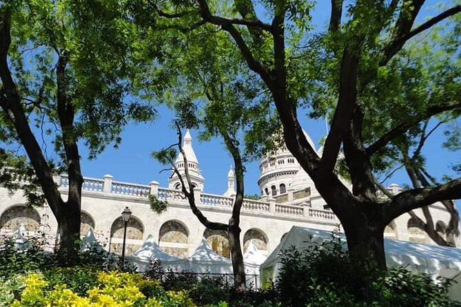 Small group visit to the Montmartre district in Italian - The Route From Le Mur des Je t’aime to Sacré-Cœur