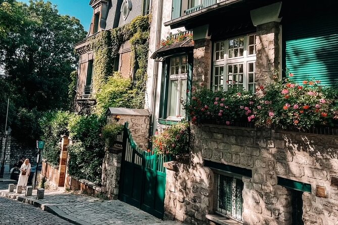 Small Group Walking Tour of Montmartre -10 people max - From Place Pigalle up and back down, this route makes sense