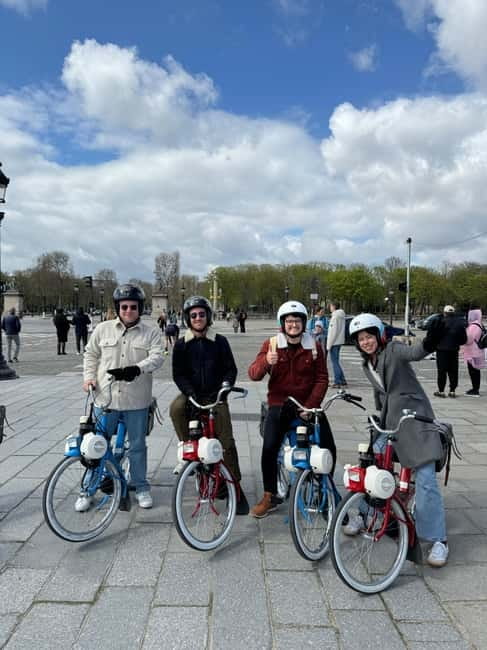 Solex Guided Tour of Chic Paris - Père Lachaise Cemetery: a short guided stop that sets the tone
