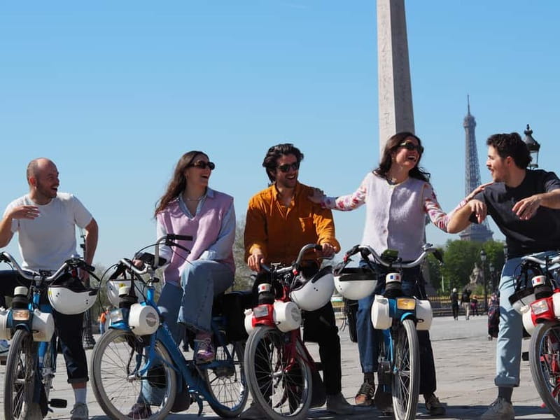 Solex Guided Tour of Chic Paris - Place de la Concorde: monumental crossroads, timed for views