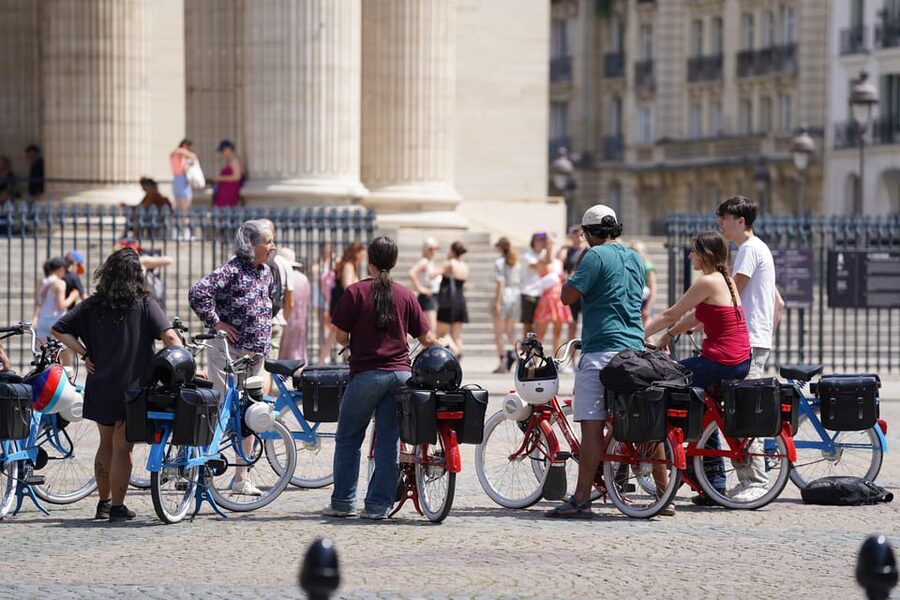 Solex Guided Tour of Intellectual Paris - Place de la Bastille and the revolution theme