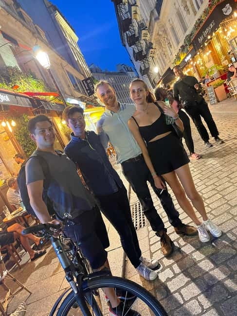 Solo travelers Meetup:A cultural stroll,Drinks & socializing - Logistics That Affect Your Comfort