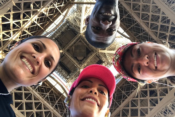 Sunrise Run & Sightseeing in Paris - What is included: water, a snack, and photo moments