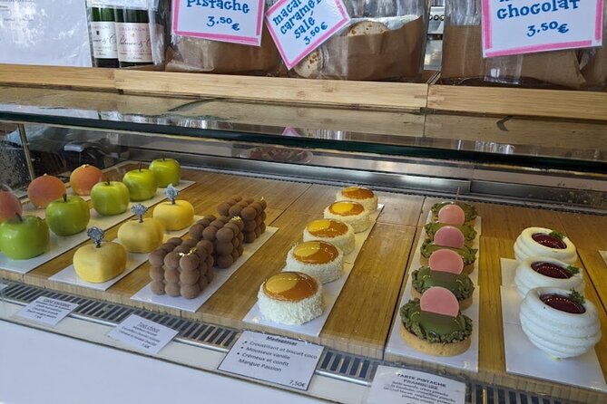 Sweet walking food tour in Paris with local guide - The walking rhythm: Odéon to Rue Soufflot without feeling rushed