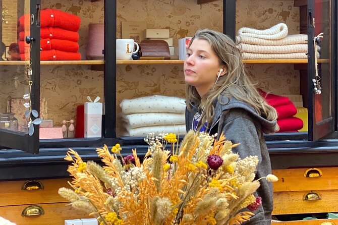 Teen Shopping and Fashion Accessories Tour in Paris - Small group energy, teen-level attention, and the guide’s role