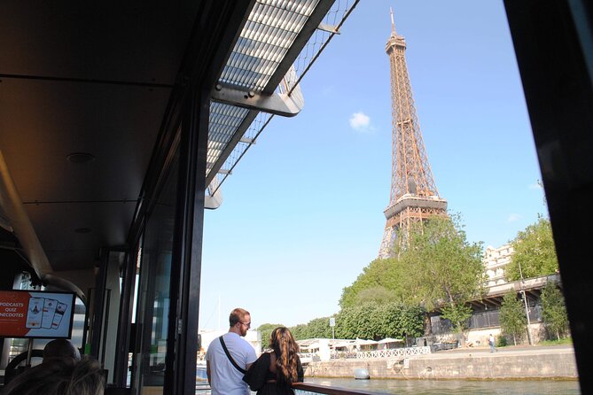 The best sights in Paris with guide - Notre-Dame and the Île de la Cité moment