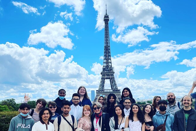 The best sights in Paris with guide - Luxembourg Gardens, then Montmartre and the climb to Sacré-Cœur