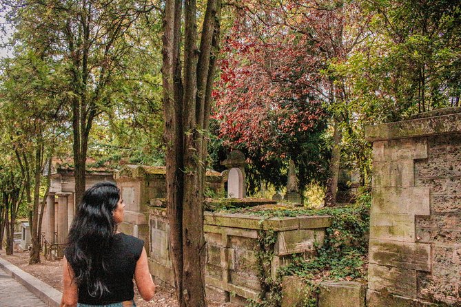 The Famous Graves of Père Lachaise - Self-Guided Audio Tour - Walking time, terrain, and photo moments