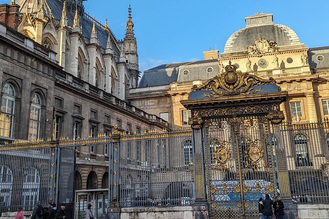 The French Revolution: Self Guided Audio Tour of Paris - Saint-Paul and Musée Carnavalet: when confiscation becomes everyday context