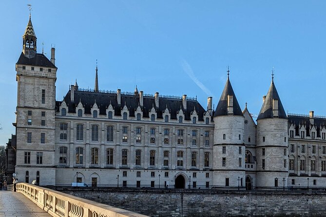 The French Revolution: Self Guided Audio Tour of Paris - Hôtel de Ville and its courtyard: the new politics taking shape