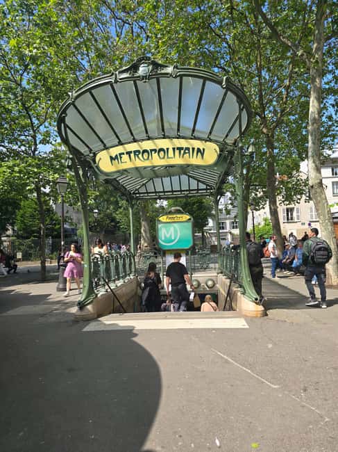 The historic district of Montmartre - Meeting at Blanche, Then Warming Up With a Bakery Stop