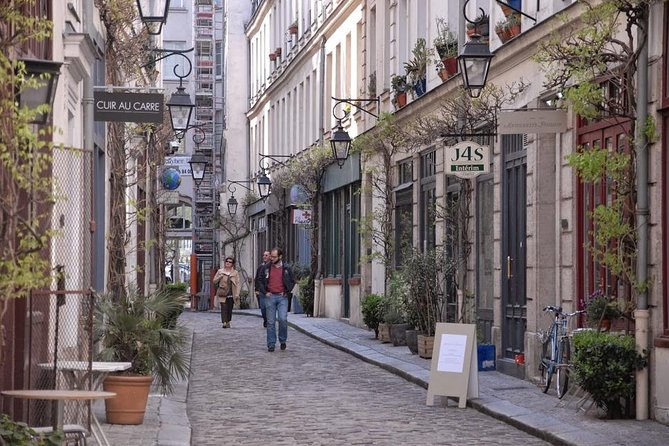 The Local Paris Experience: an off-the-beaten-track adventure! - Stop 4: Bassin de la Villette, Canal Play With Local Kids