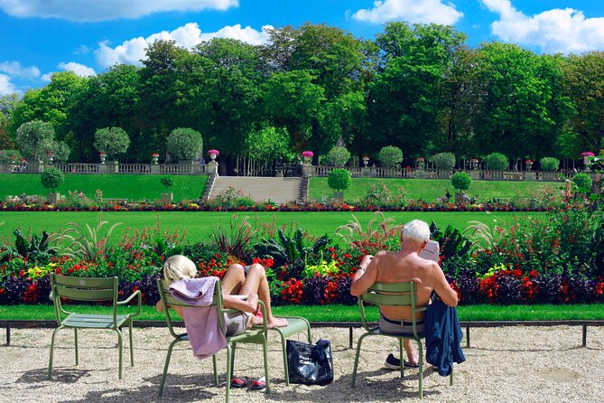 The Local Paris Experience: an off-the-beaten-track adventure! - Stop 5: Canal Saint-Martin, the After-Work Meeting Place