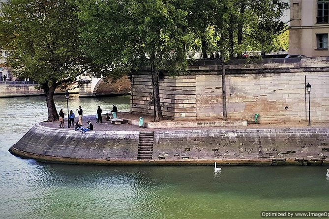 The Medieval Heart of Paris - History Walk (Small Group Tour) - Notre-Dame stop: when you cannot enter, you still learn the building