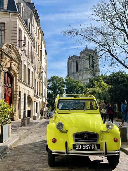 The Paris "Rive Gauche" tour in a vintage Citroën 2CV - Key highlights worth your time