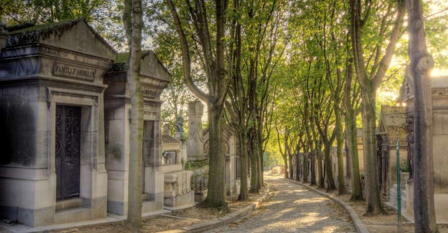 The Père Lachaise Cemetery: Guided 2-Hour Small-Group Tour - From 1804 to today, what makes Père Lachaise matter