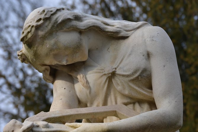 The Pere Lachaise Cemetery Private Tour - The guide experience matters more than you think