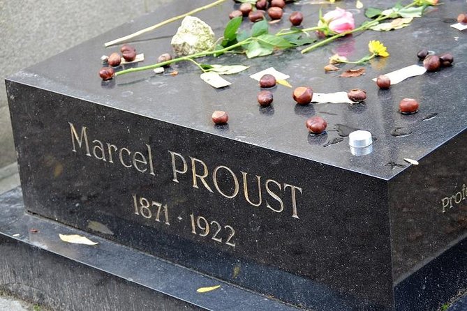 The Pere Lachaise Cemetery Private Tour - The meeting points and the route inside the cemetery